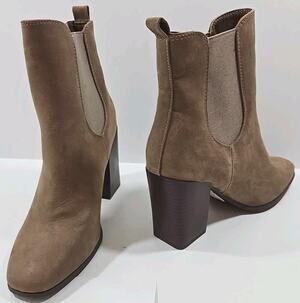 Journee Collection ~Woman Size 9.5M~ Max Taupe Faux Suede Ankle Booties NWOB.